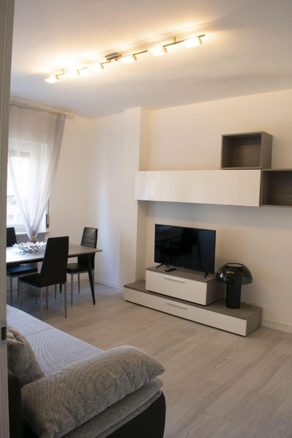 J&M House -Fronte Ospedale- Incluso Netflix E Disney Plus Udine Exterior foto